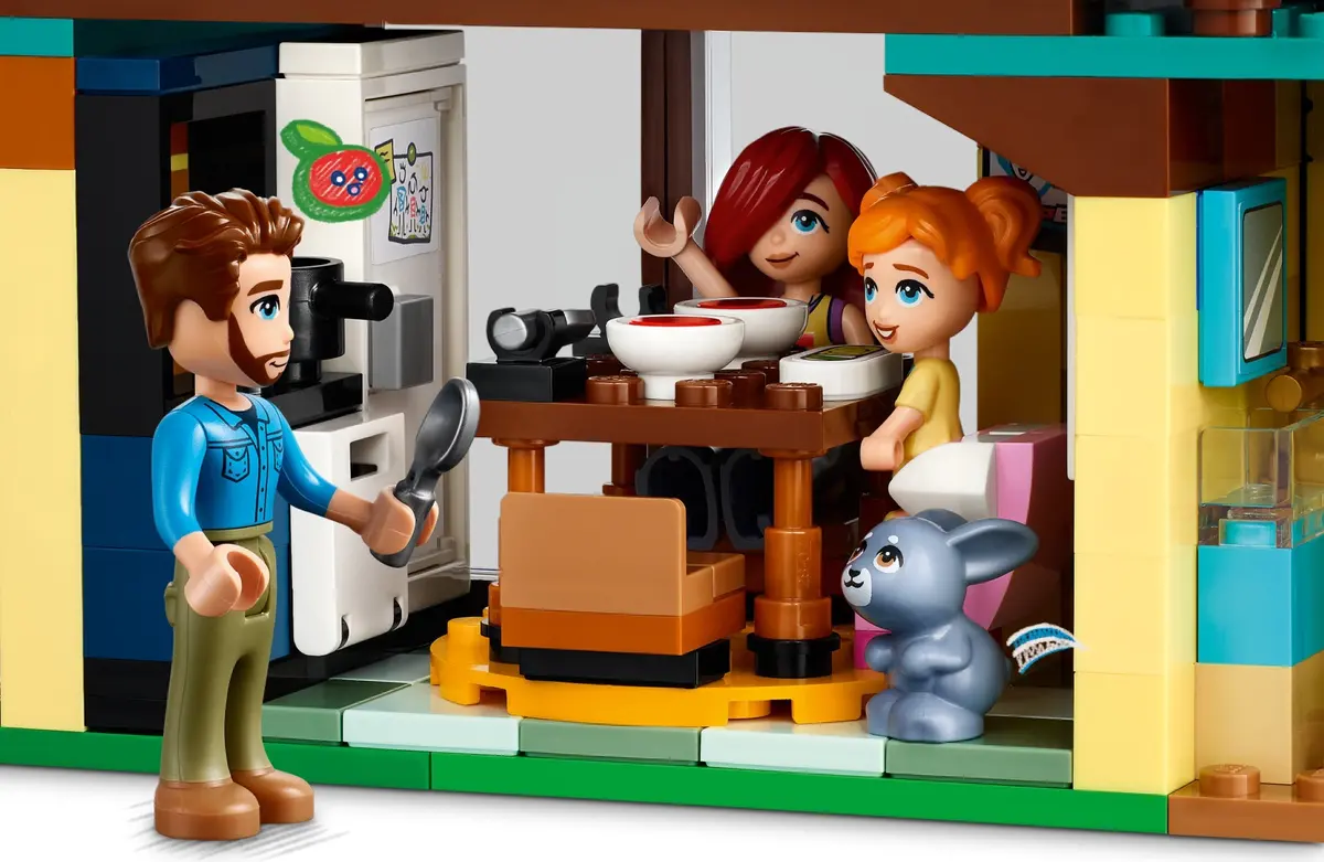 LEGO Friends 42620 Olly and Paisley's Family Houses set, image 10