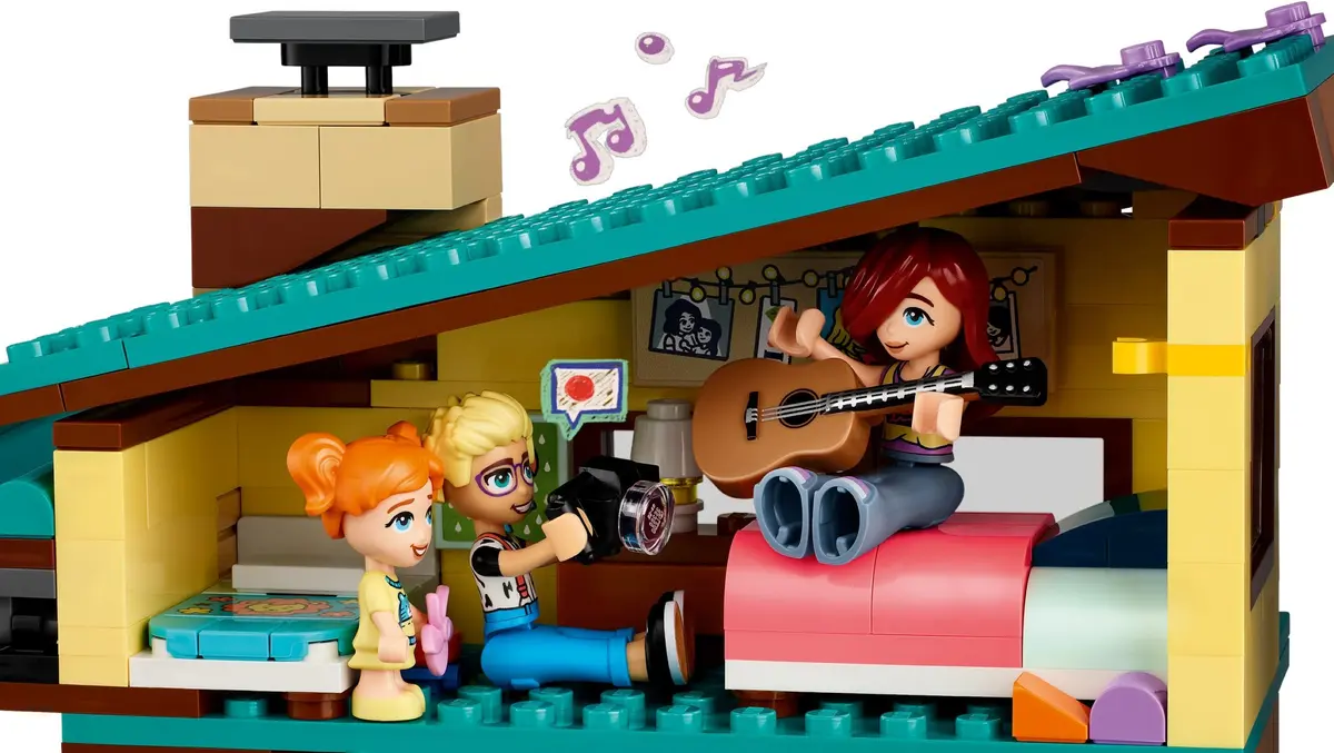 LEGO Friends 42620 Olly and Paisley's Family Houses set, image 3