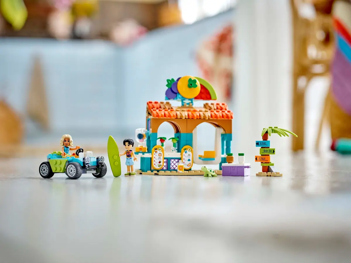 LEGO Friends 42625 Beach Smoothie Stand set, image 11