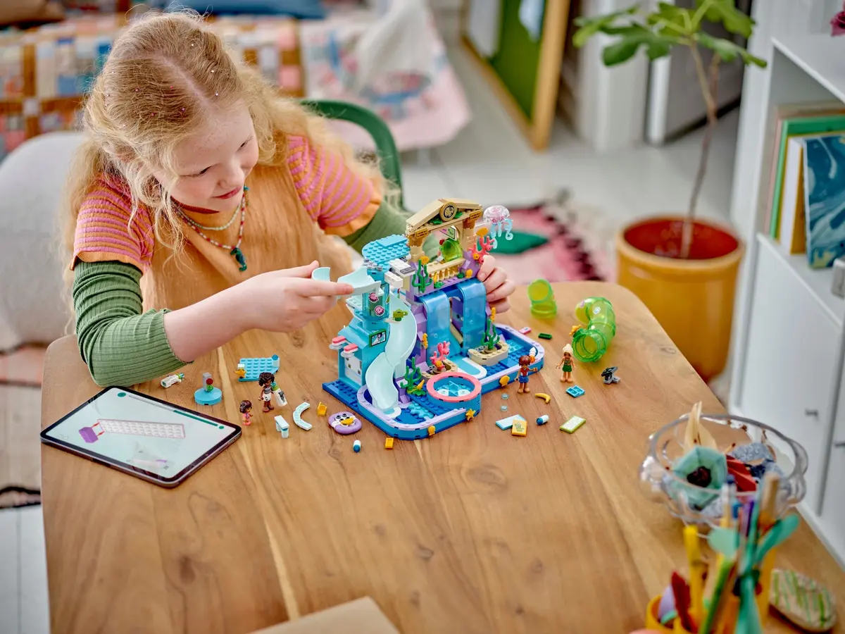 LEGO Friends 42630 Heartlake City Water Park set, image 9