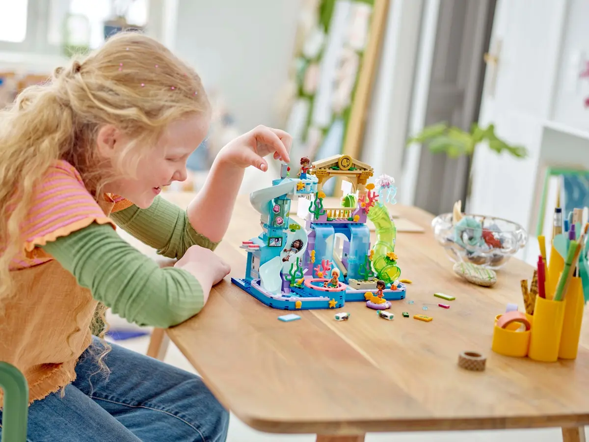 LEGO Friends 42630 Heartlake City Water Park set, image 10
