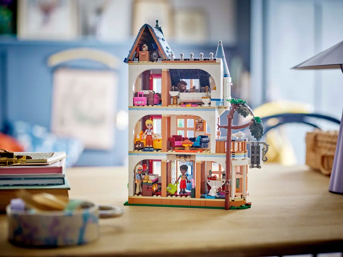 LEGO Friends 42638 Castle Bed and Breakfast set, image 7