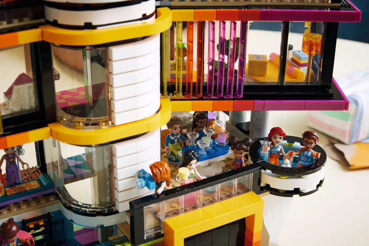 LEGO Friends 42639 Andrea's Modern Mansion set, image 6