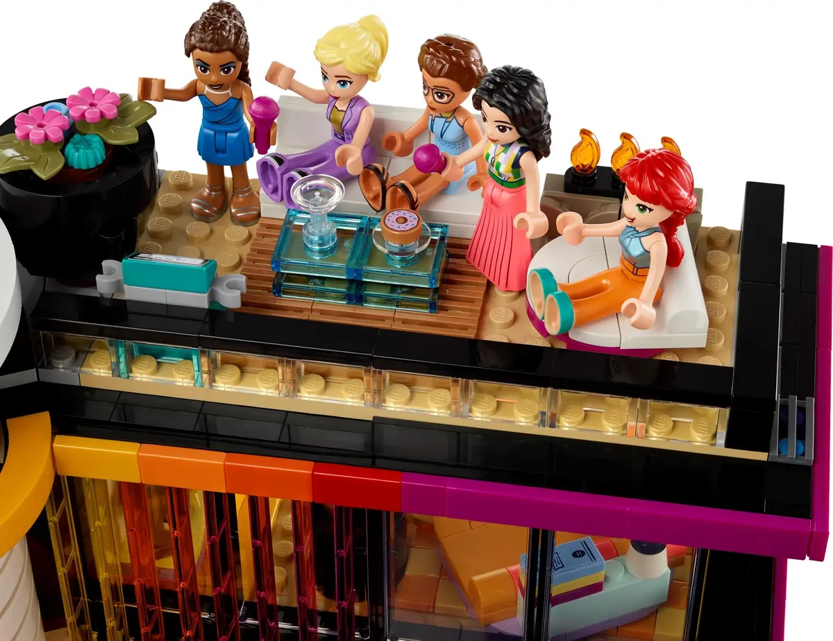 LEGO Friends 42639 Andrea's Modern Mansion set, image 5