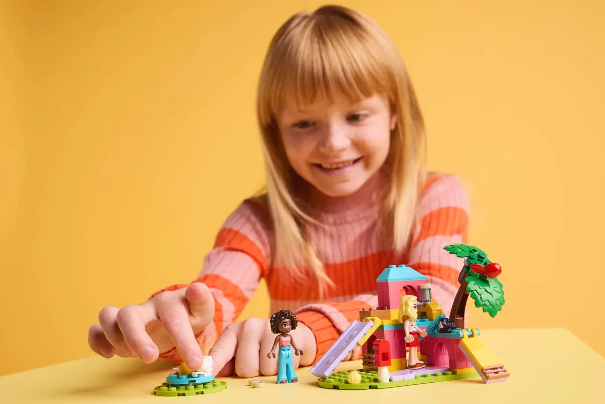 LEGO Friends 42640 Guinea Pig Playground set, image 4
