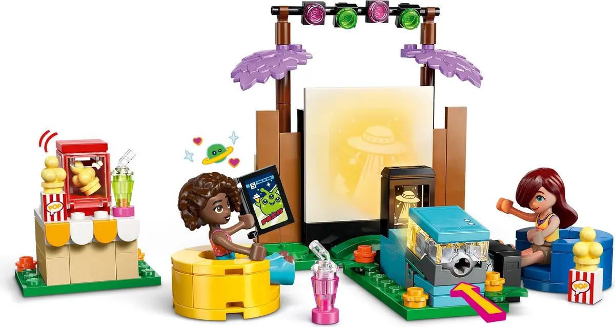 LEGO Friends 42642 Friendship Movie Night set, image 7