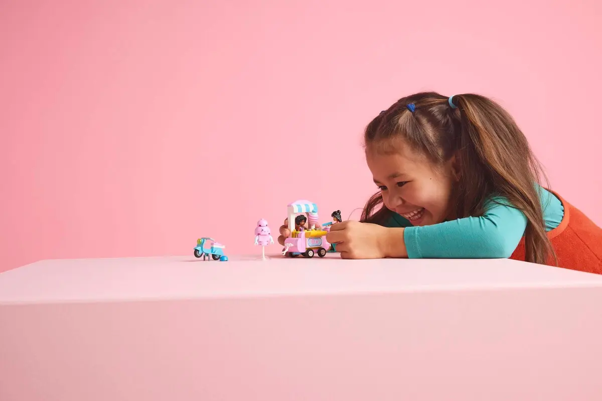 LEGO Friends 42643 Cotton Candy Stand and Scooter set, image 5