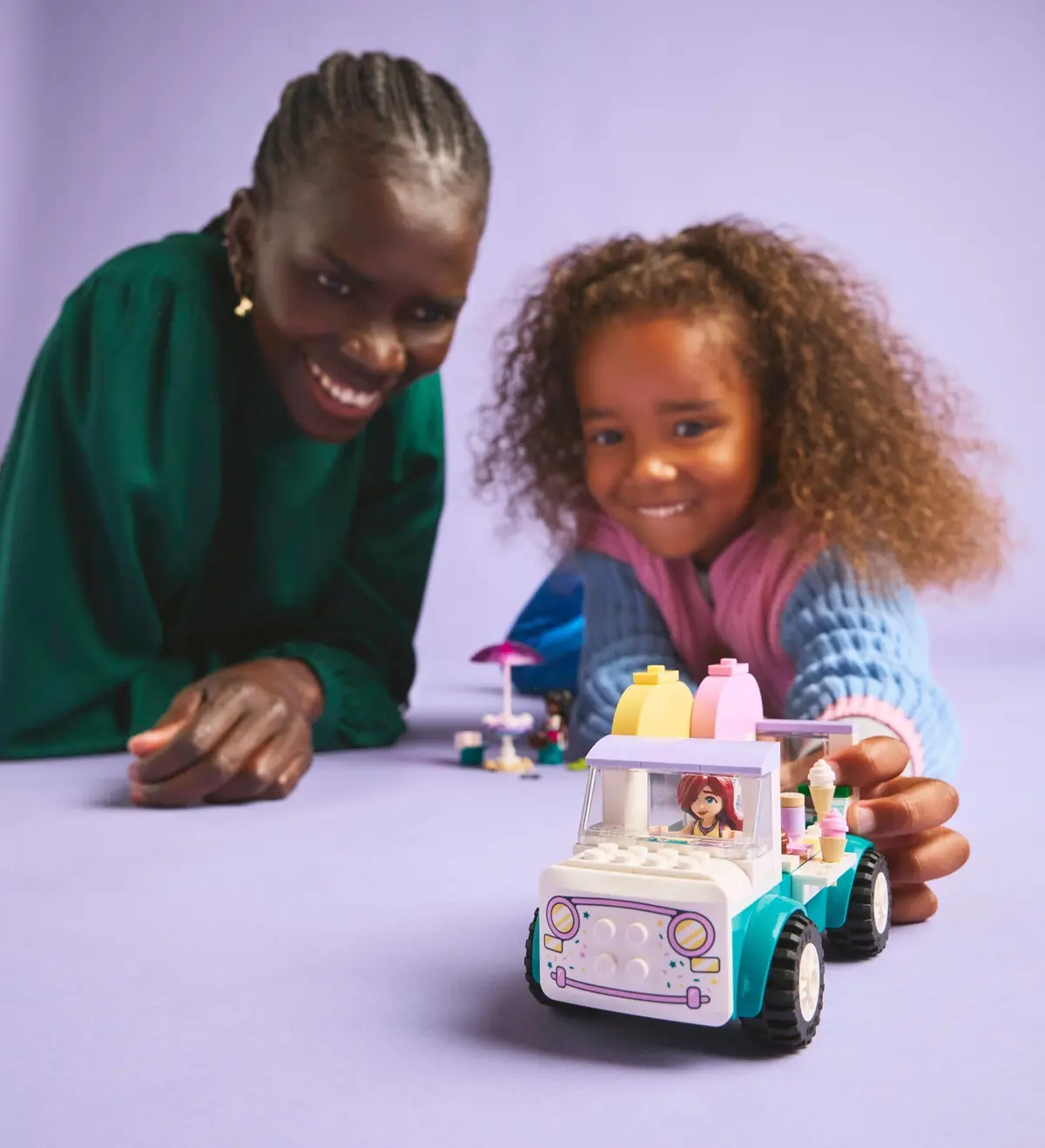 LEGO Friends 42644 Heartlake City Ice Cream Truck set, image 5