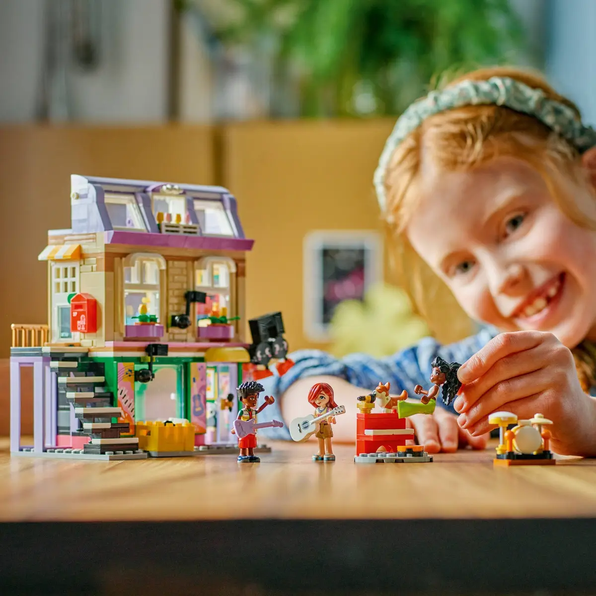 LEGO Friends 42653 Music Shop & Apartment set, image 6