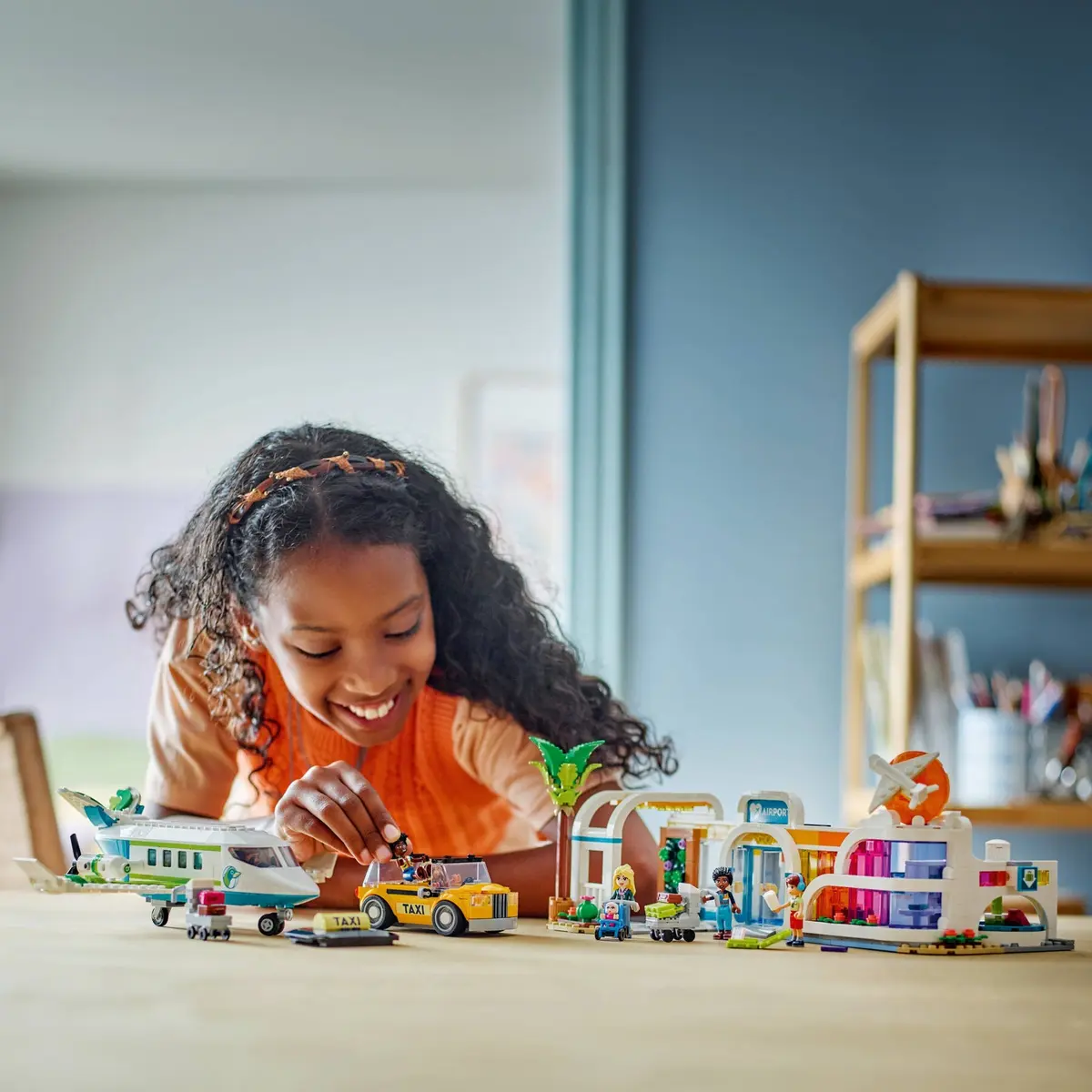 LEGO Friends 42656 Heartlake City Airport and Airplane set, image 5