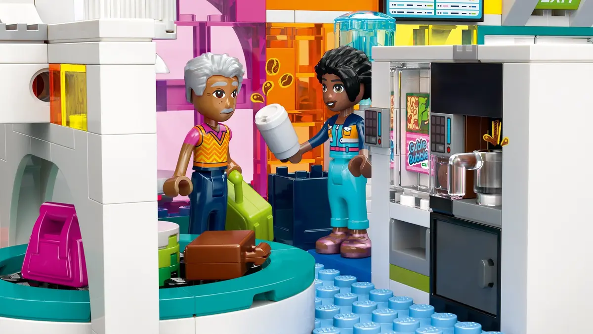 LEGO Friends 42656 Heartlake City Airport and Airplane set, image 11