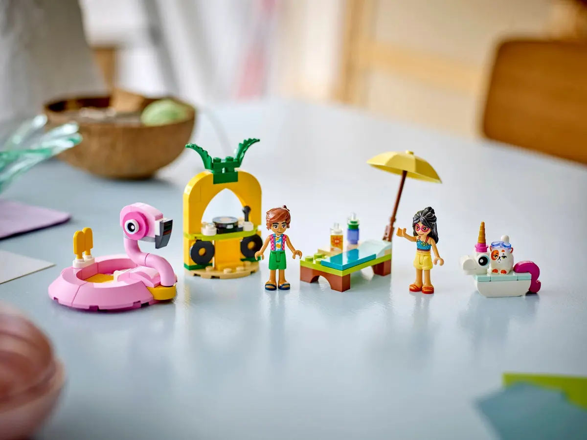 LEGO Friends 42658 Unicorn & Flamingo Pool Party set, image 7
