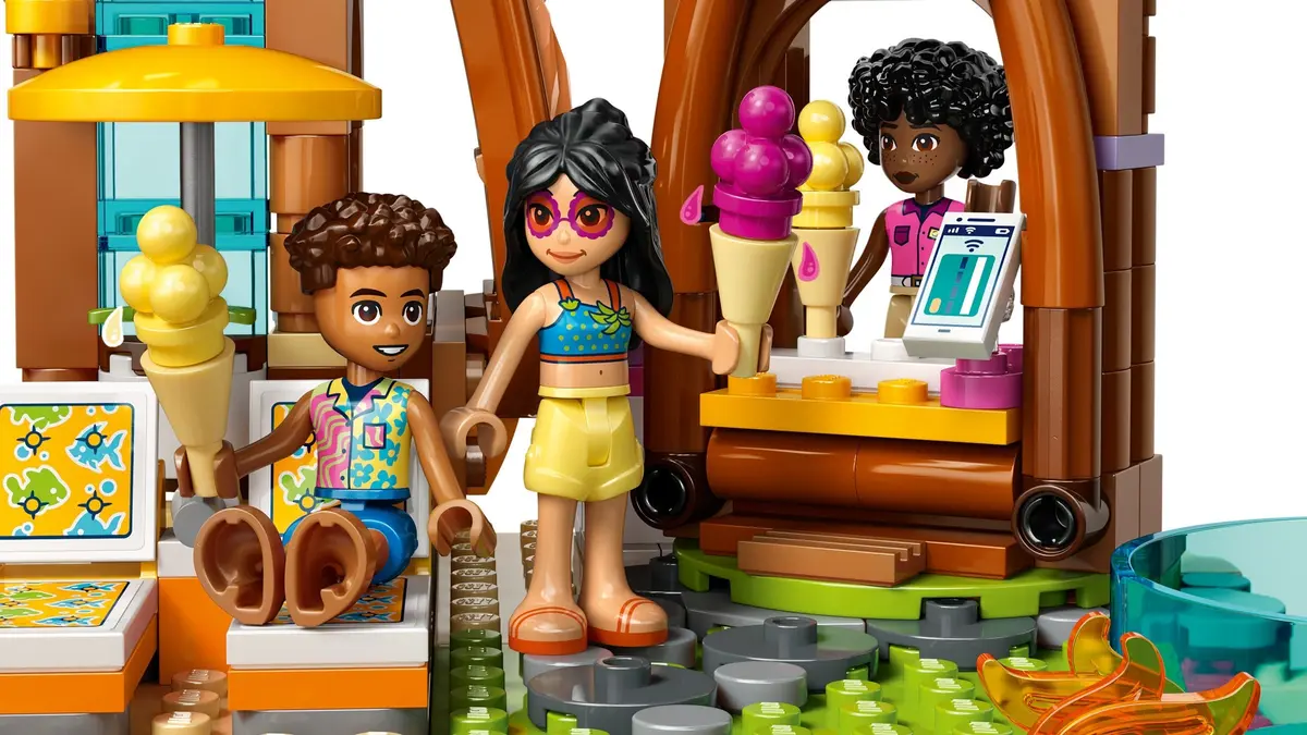 LEGO Friends 42673 Family Vacation Beach Resort set, image 12