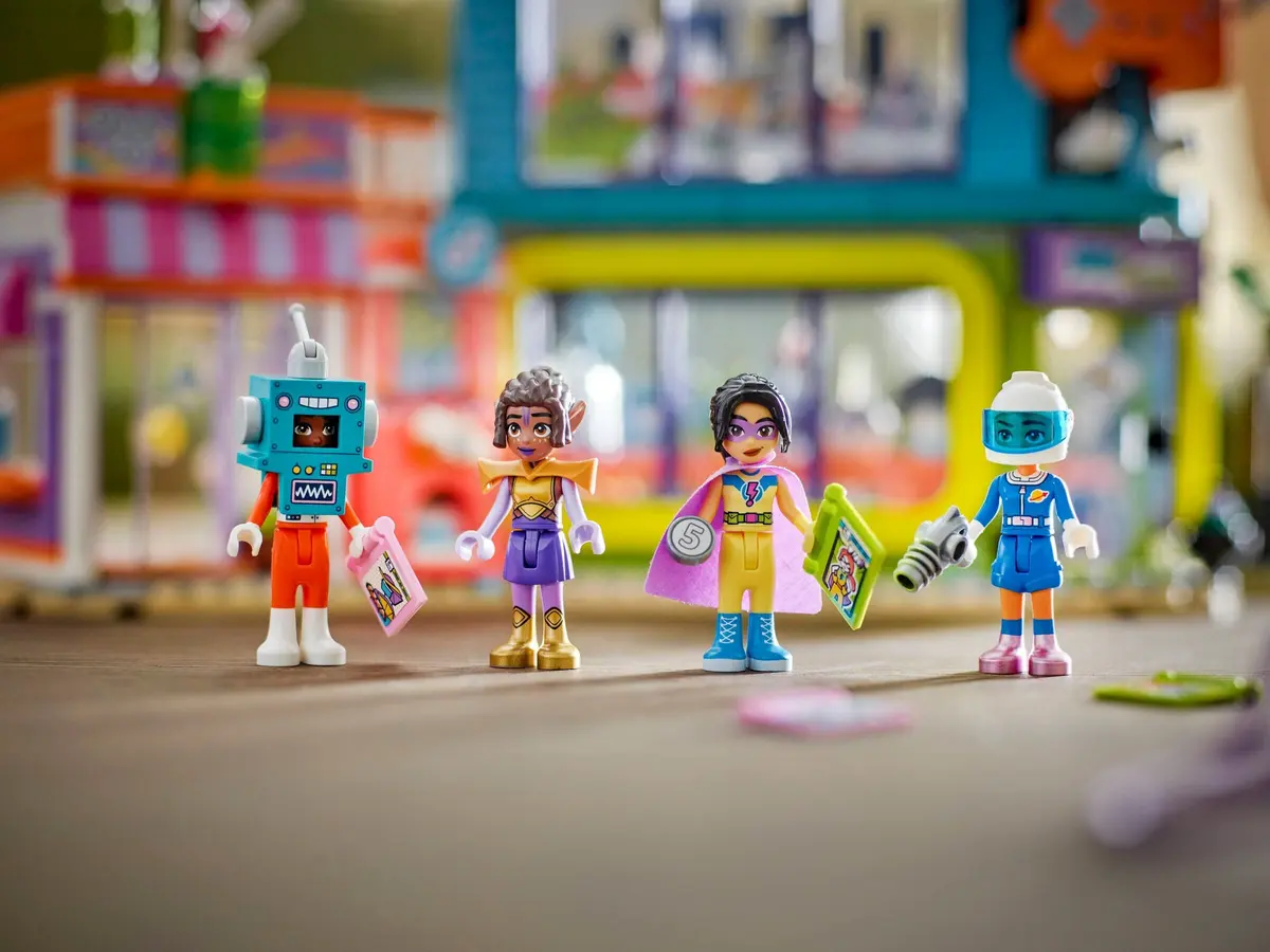 LEGO Friends 42674 Comic Book and Game Store set, image 6