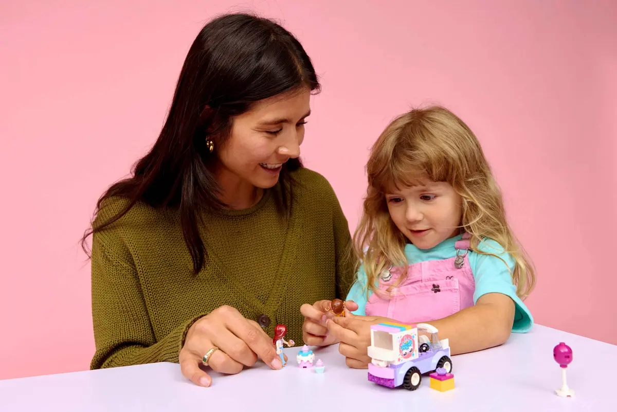 LEGO Friends 42675 Unicorn Cake Delivery Car set, image 6