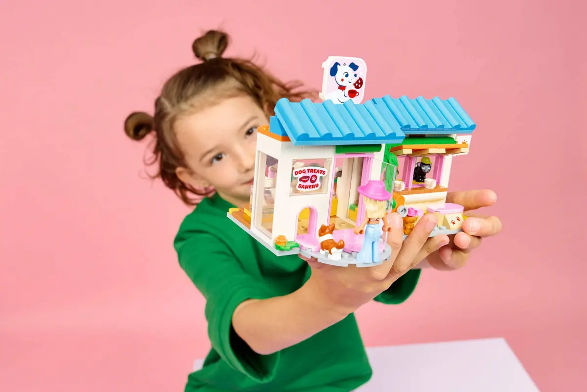 LEGO Friends 42677 Dog Treats Bakery set, image 6