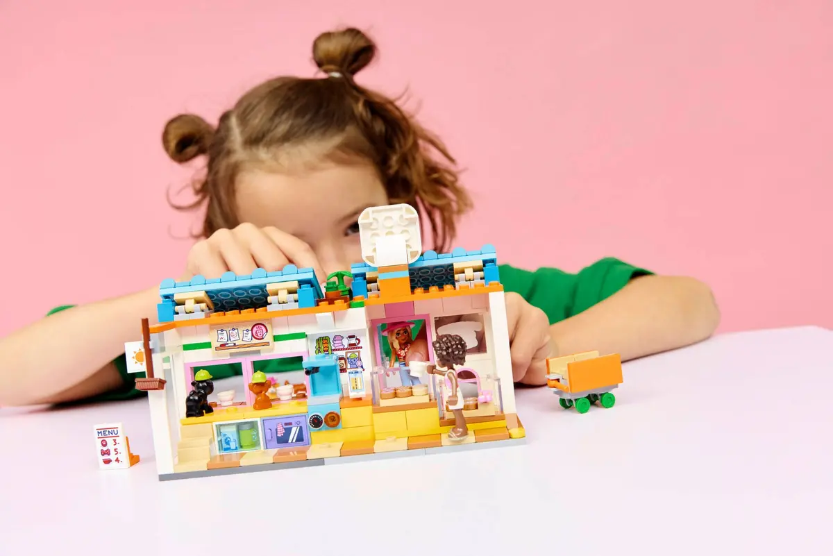 LEGO Friends 42677 Dog Treats Bakery set, image 7