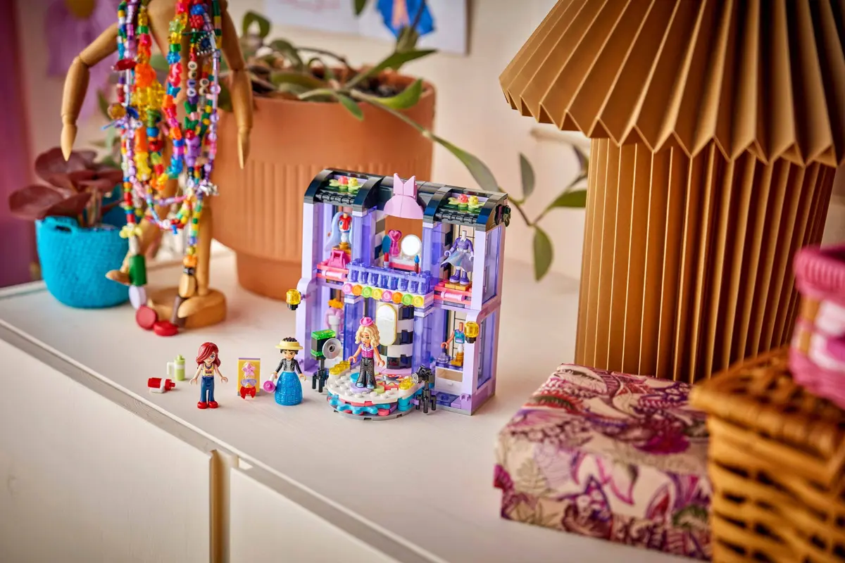 LEGO Friends 42685 Heartlake City Fashion Show set, image 7