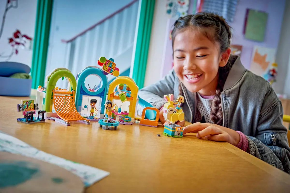 LEGO Friends 42686 Fun Indoor Playground set, image 6