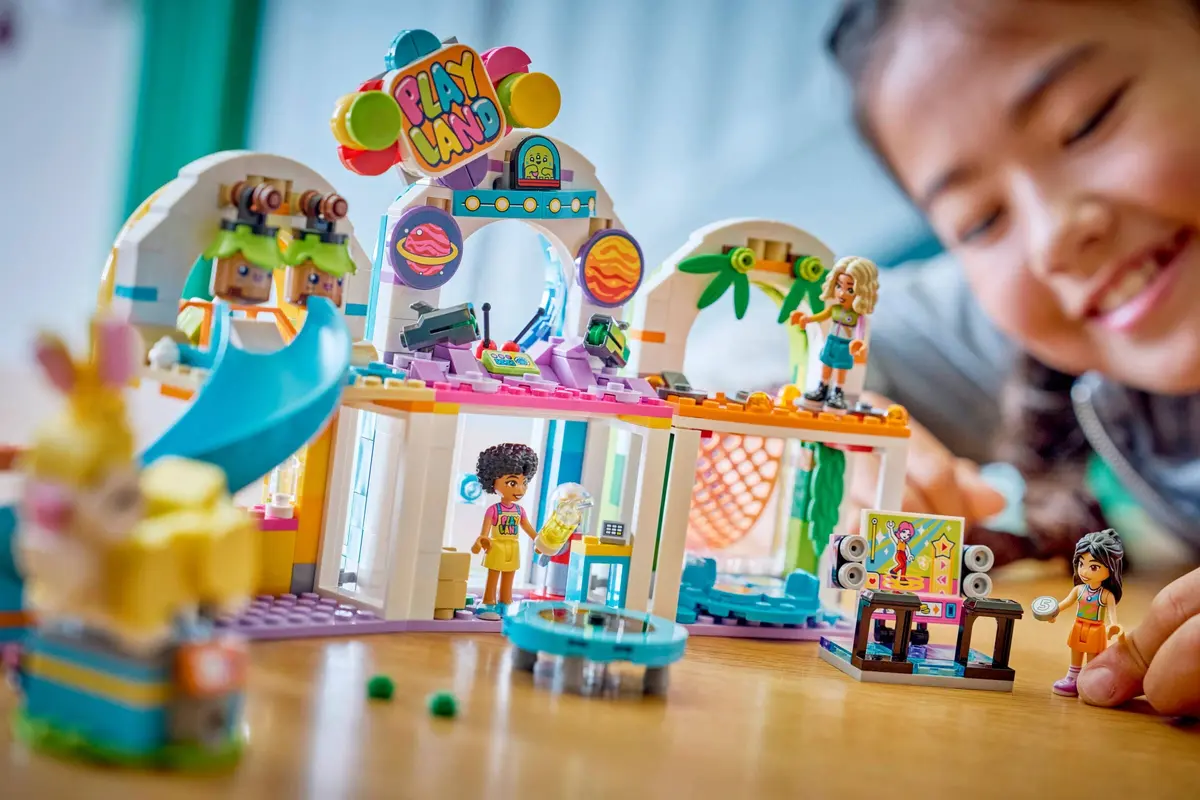 LEGO Friends 42686 Fun Indoor Playground set, image 5
