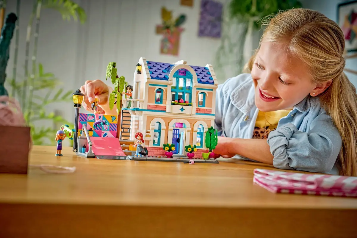 LEGO Friends 42687 Liann's Family House set, image 6