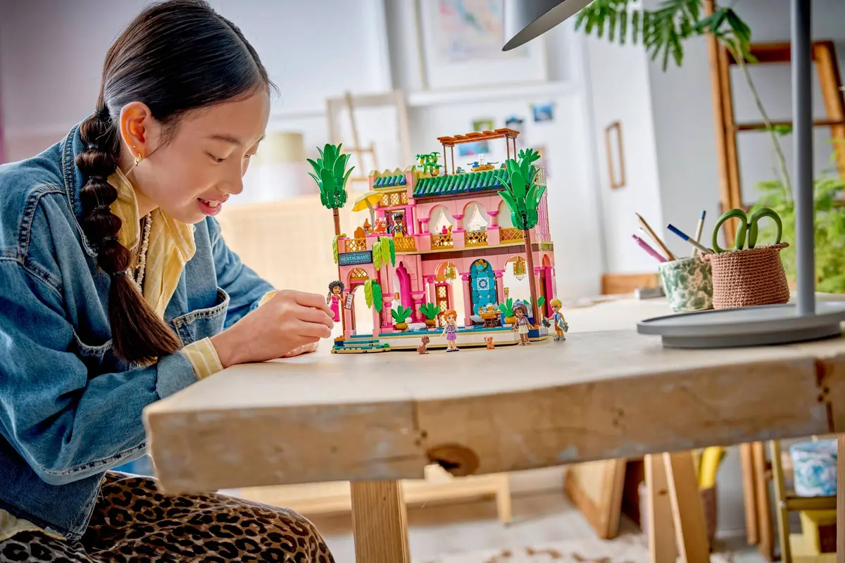 LEGO Friends 42691 Garden Restaurant set, image 5