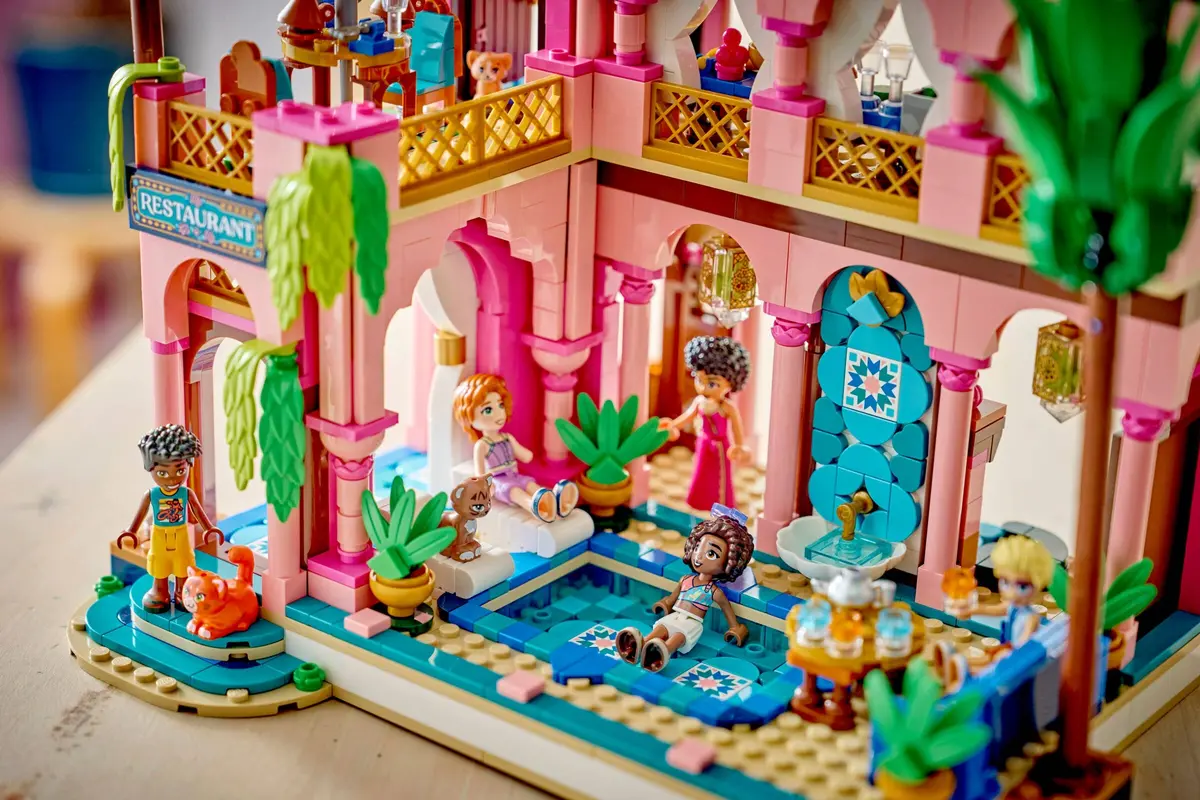 LEGO Friends 42691 Garden Restaurant set, image 7
