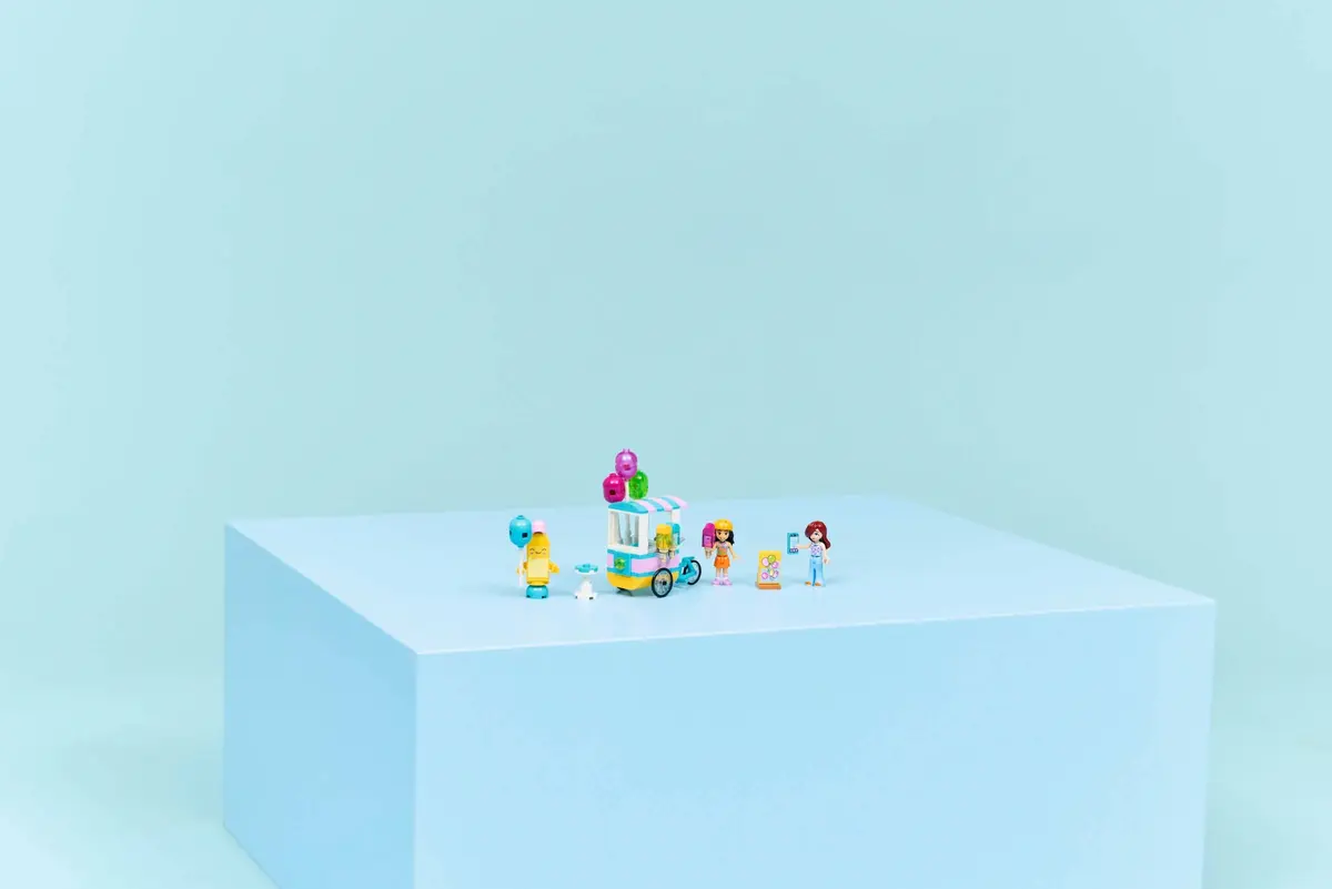 LEGO Friends 42692 Ice Cream & Balloon Stand set, image 7