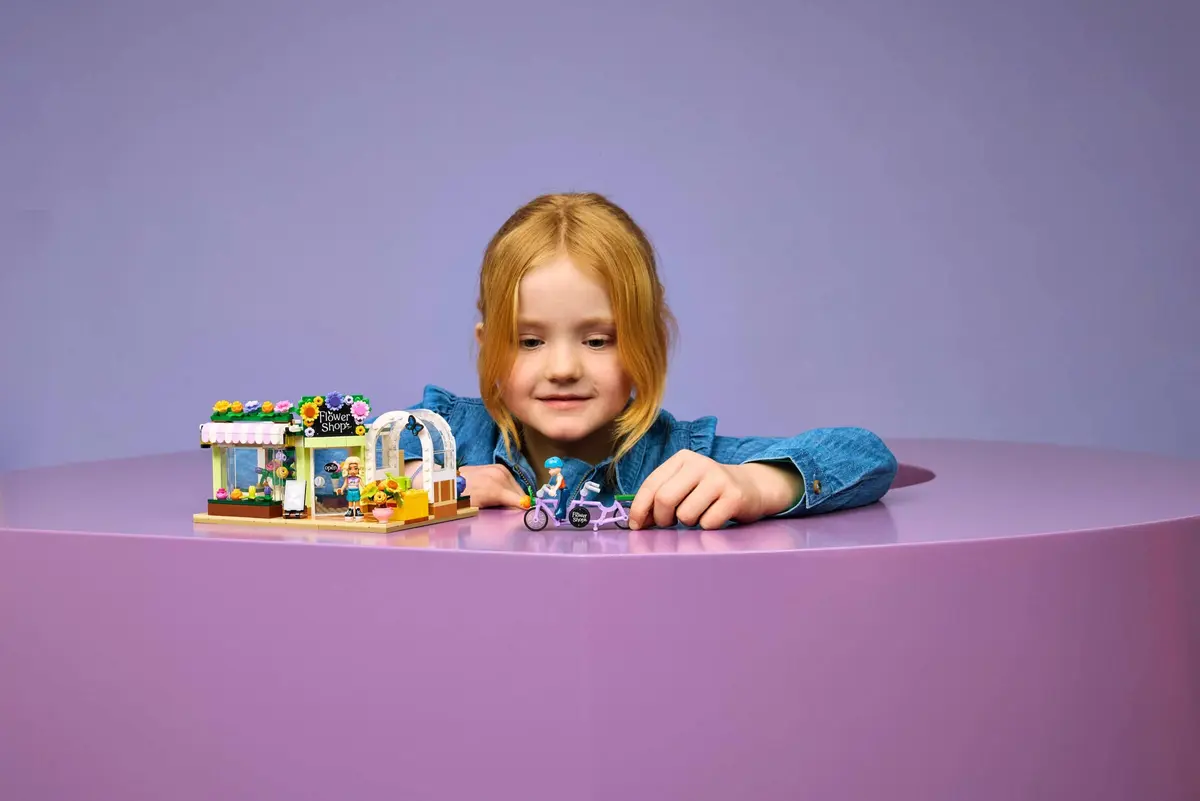 LEGO Friends 42693 Creative Flower Shop set, image 5