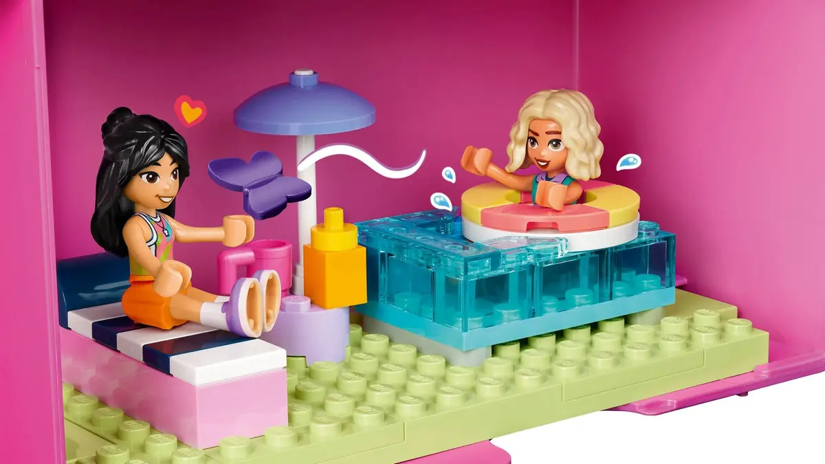 LEGO Friends 42697 Creative Dollhouse Suitcase set, image 13
