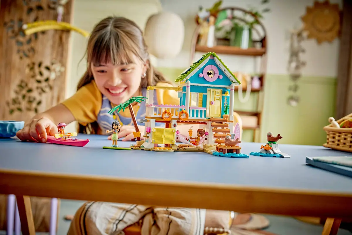 LEGO Friends 42699 Beach House with Seals set, image 6