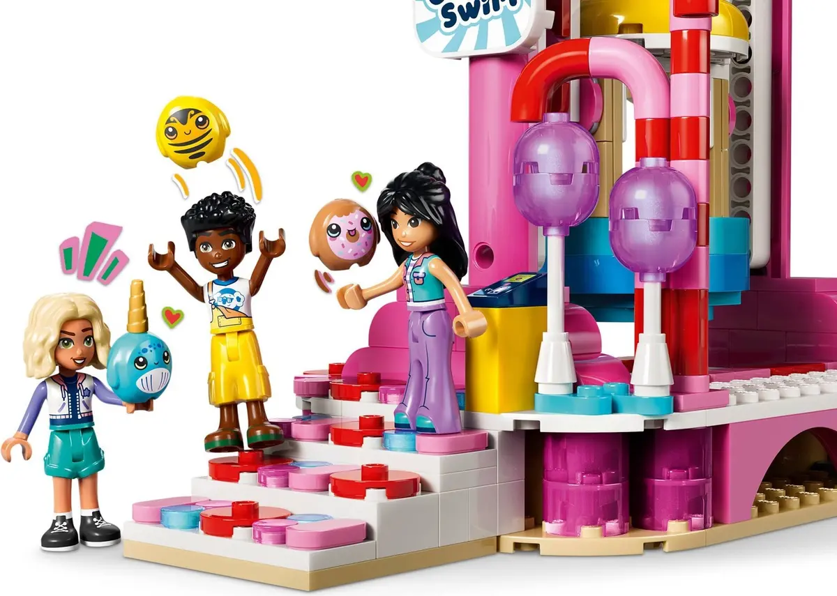 LEGO Friends 42700 Candy & Cupcake Ferris Wheel set, image 16