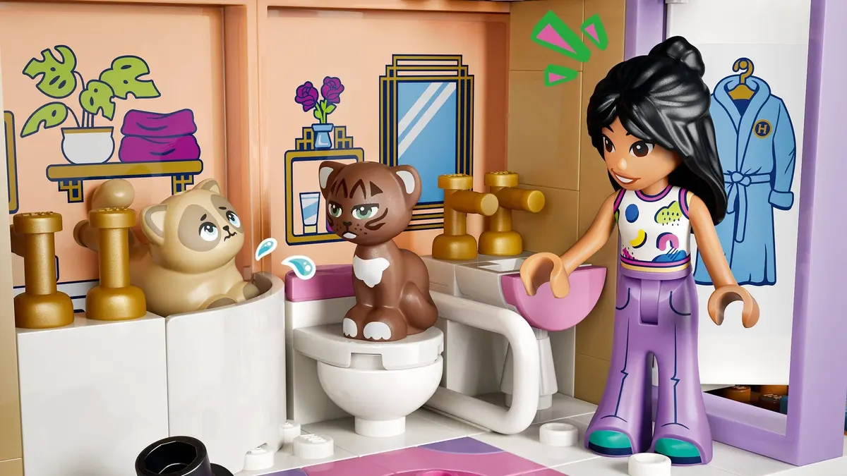 LEGO Friends 42704 Heartlake City Grand Hotel set, image 18