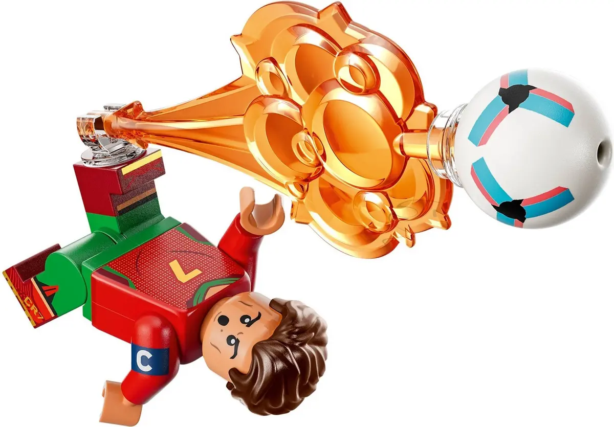 LEGO Editions 43012 Cristiano Ronaldo – Football Highlights set, image 10