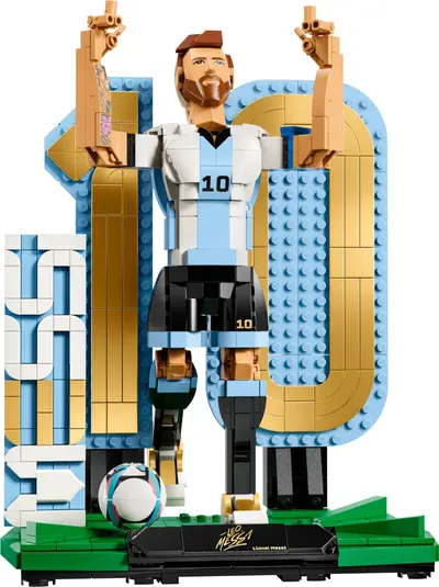 LEGO Editions 43015 Lionel Messi – Football Legend set