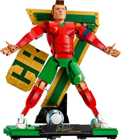LEGO Editions 43016 Cristiano Ronaldo – Football Legend set