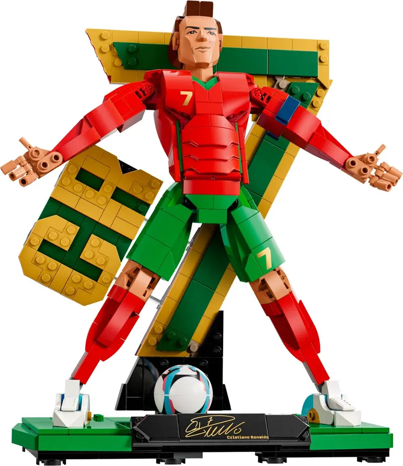 LEGO Editions 43016 Cristiano Ronaldo – Football Legend set