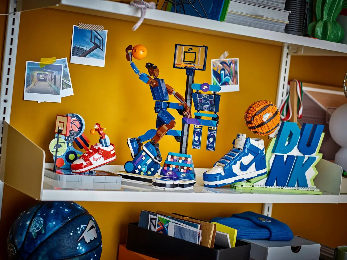 LEGO Nike 43021 Nike Dunk Trickshot set, image 2