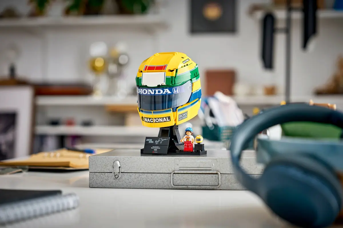 LEGO Editions 43024 Ayrton Senna Helmet set, image 8