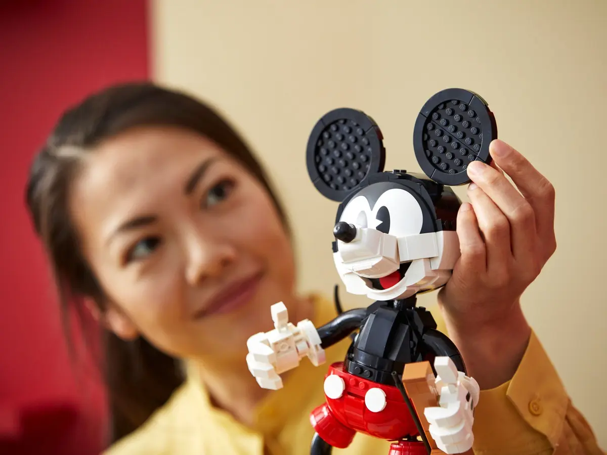 LEGO Disney 43179 Mickey Mouse and Minnie Mouse Buildable Characters set, image 9