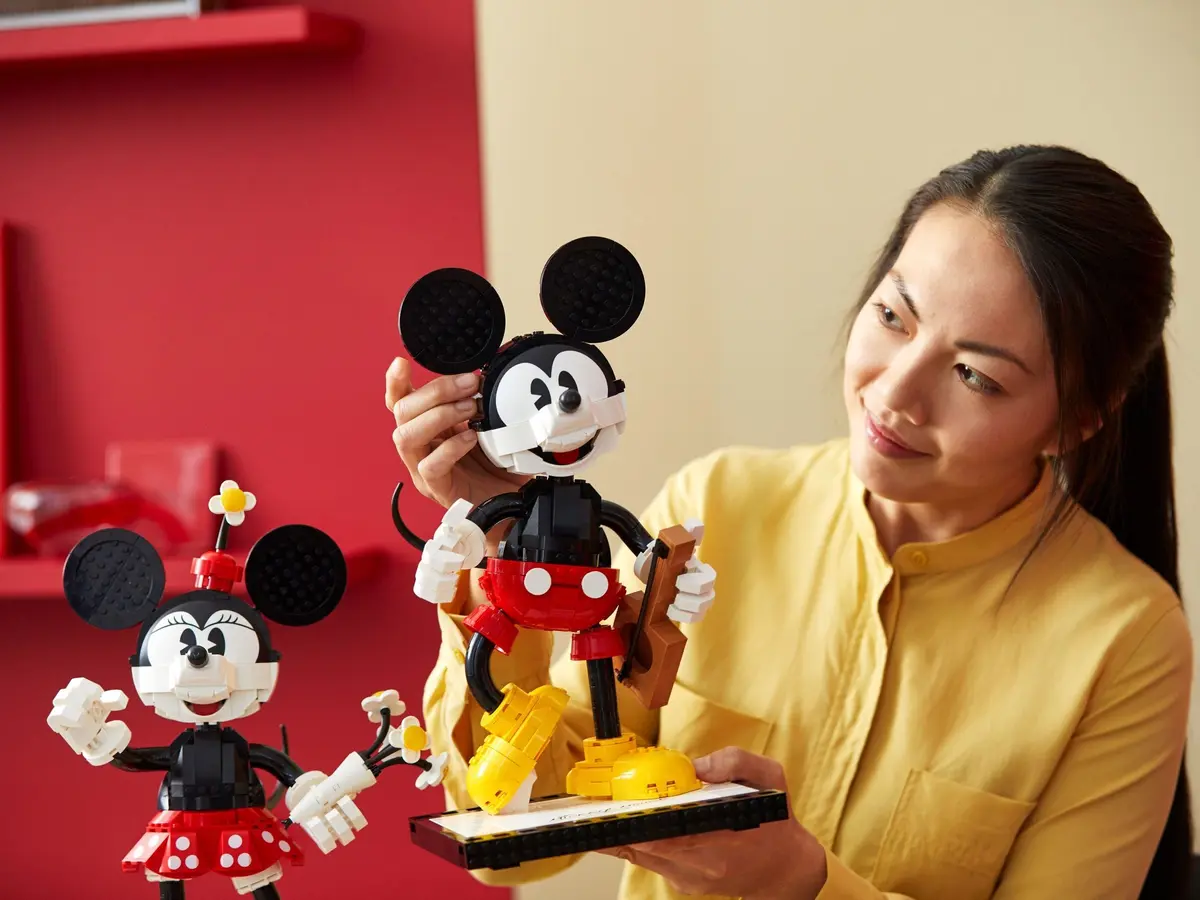 LEGO Disney 43179 Mickey Mouse and Minnie Mouse Buildable Characters set, image 10