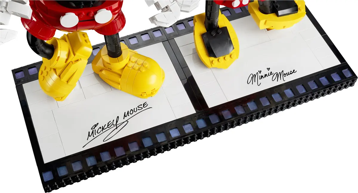 LEGO Disney 43179 Mickey Mouse and Minnie Mouse Buildable Characters set, image 31