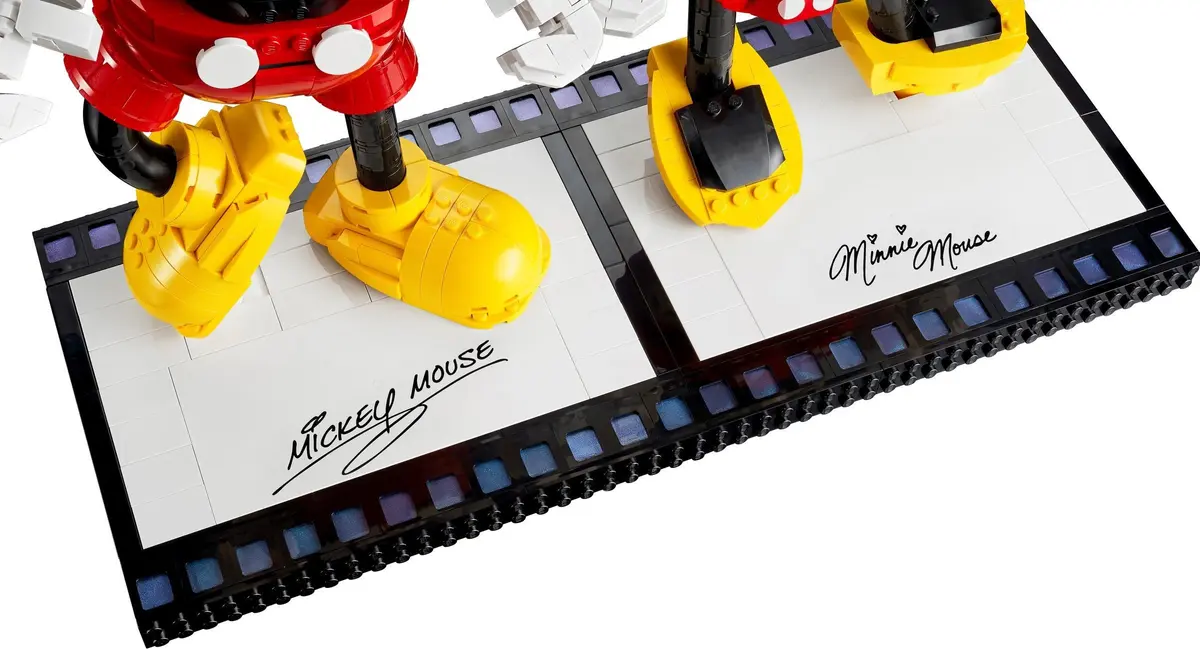 LEGO Disney 43179 Mickey Mouse and Minnie Mouse Buildable Characters set, image 24