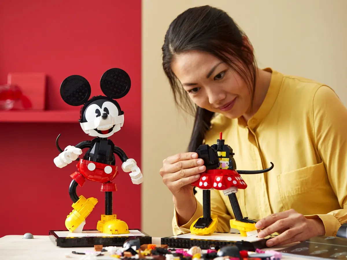 LEGO Disney 43179 Mickey Mouse and Minnie Mouse Buildable Characters set, image 6