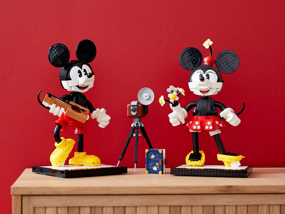 LEGO Disney 43179 Mickey Mouse and Minnie Mouse Buildable Characters set, image 16