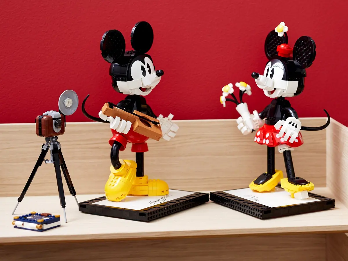 LEGO Disney 43179 Mickey Mouse and Minnie Mouse Buildable Characters set, image 15