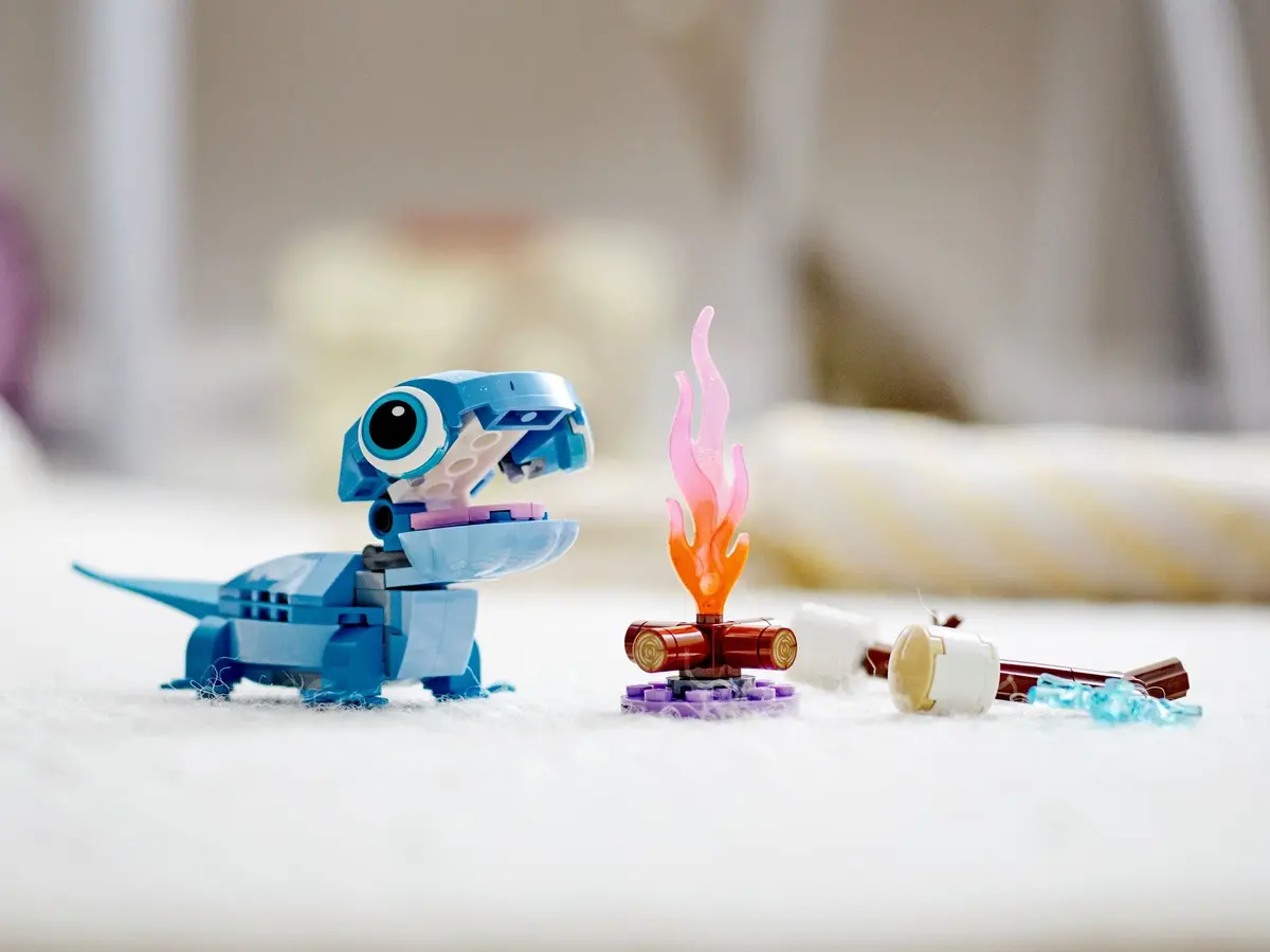 LEGO Disney 43186 Bruni the Salamander Buildable Character set, image 10