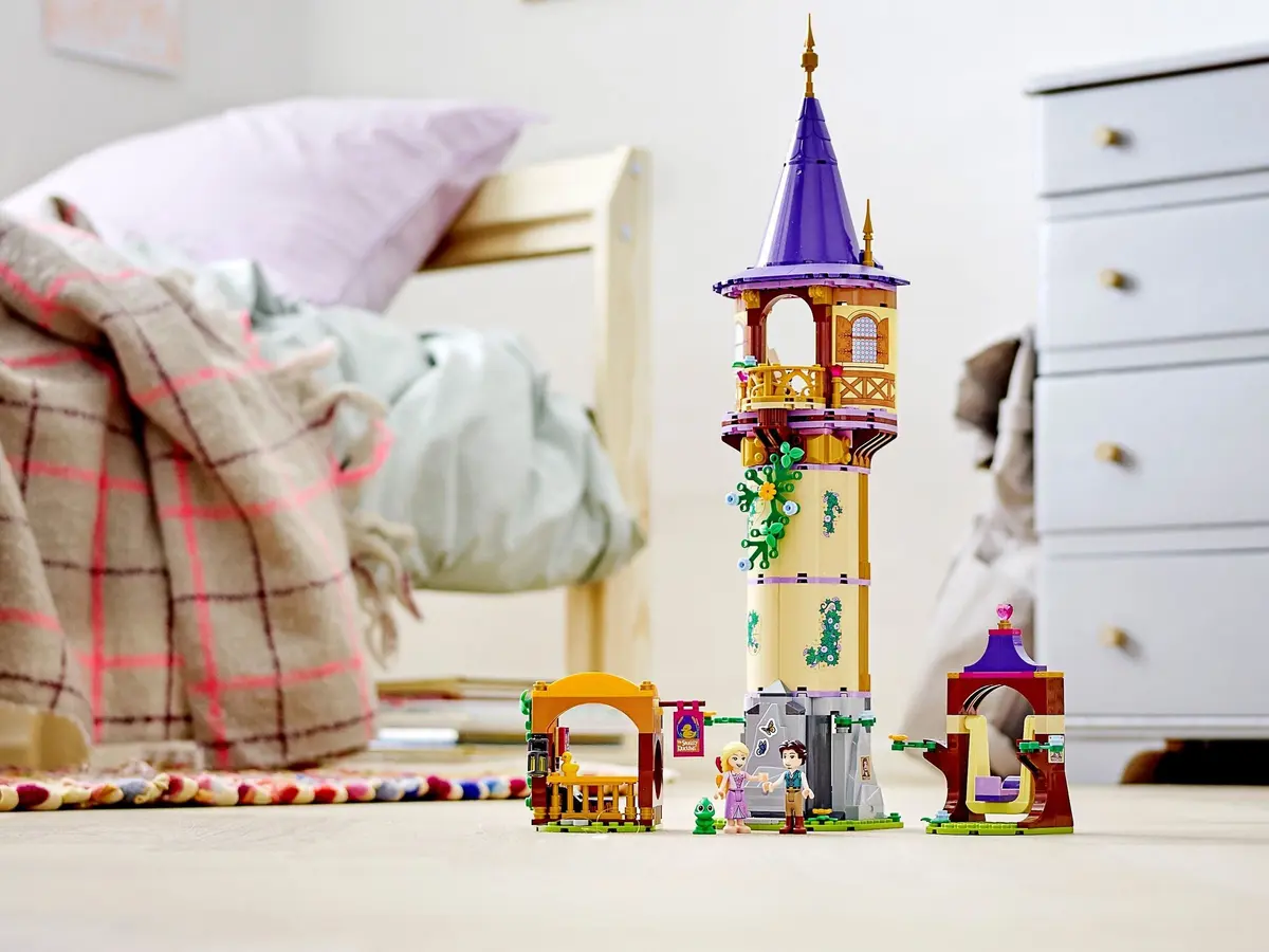 LEGO Disney 43187 Rapunzel's Tower set, image 9