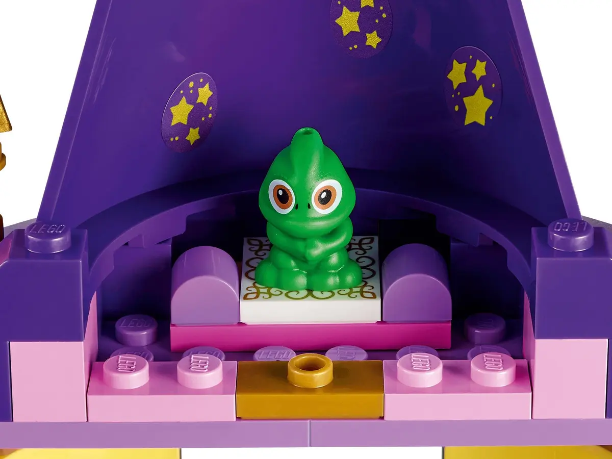 LEGO Disney 43187 Rapunzel's Tower set, image 17