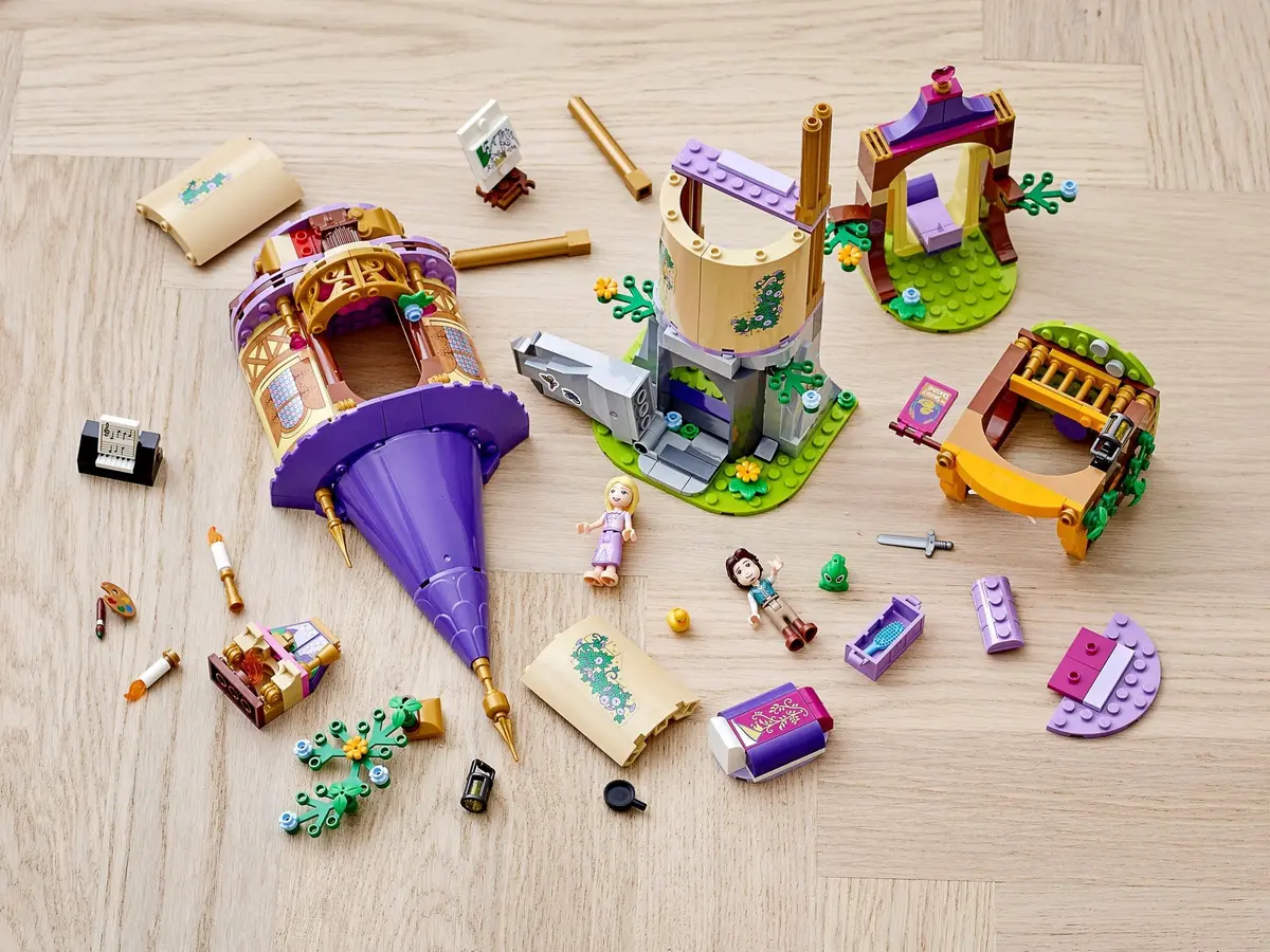 LEGO Disney 43187 Rapunzel's Tower set, image 7